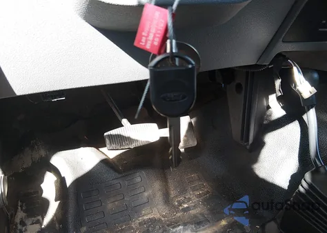 2015 Ford F-250 Xl z USA, uszkodzony, nr VIN 1FT7X2B63FEC90964